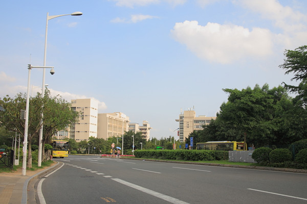 广州大学.JPG